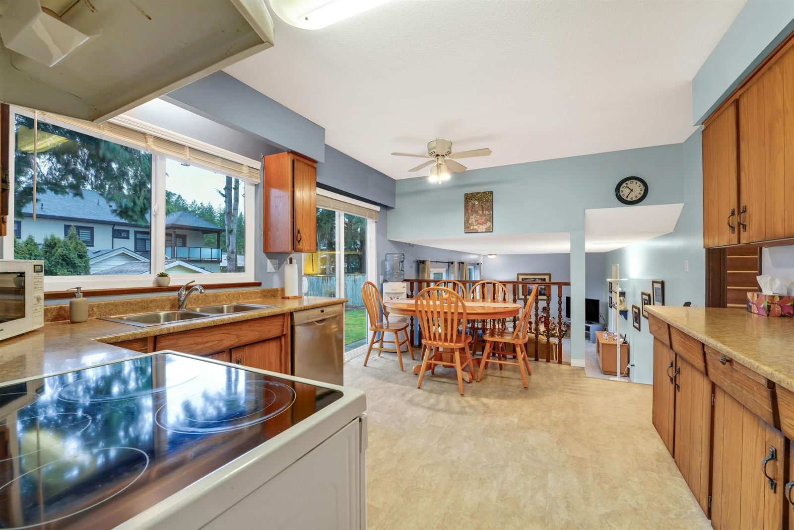 Listing Image 12