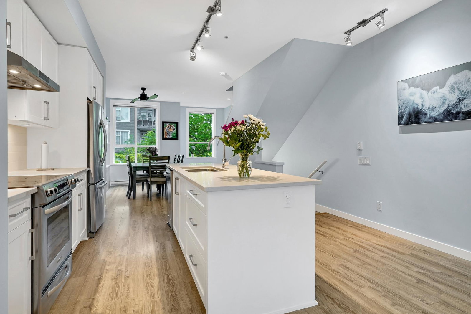 Listing Image 9