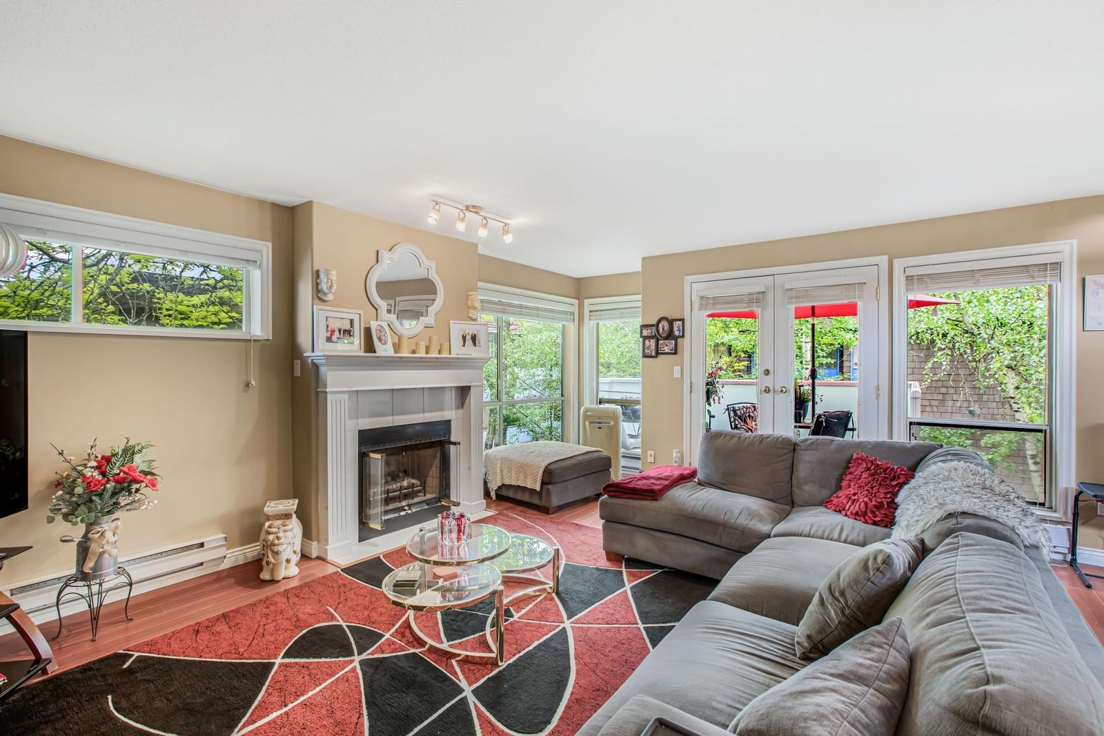 Listing Image 1