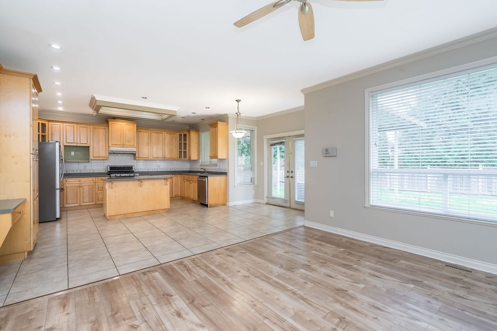 Listing Image 9