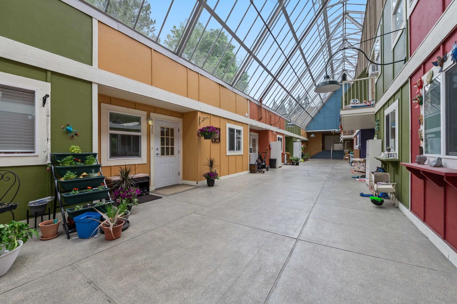 Listing Image 4