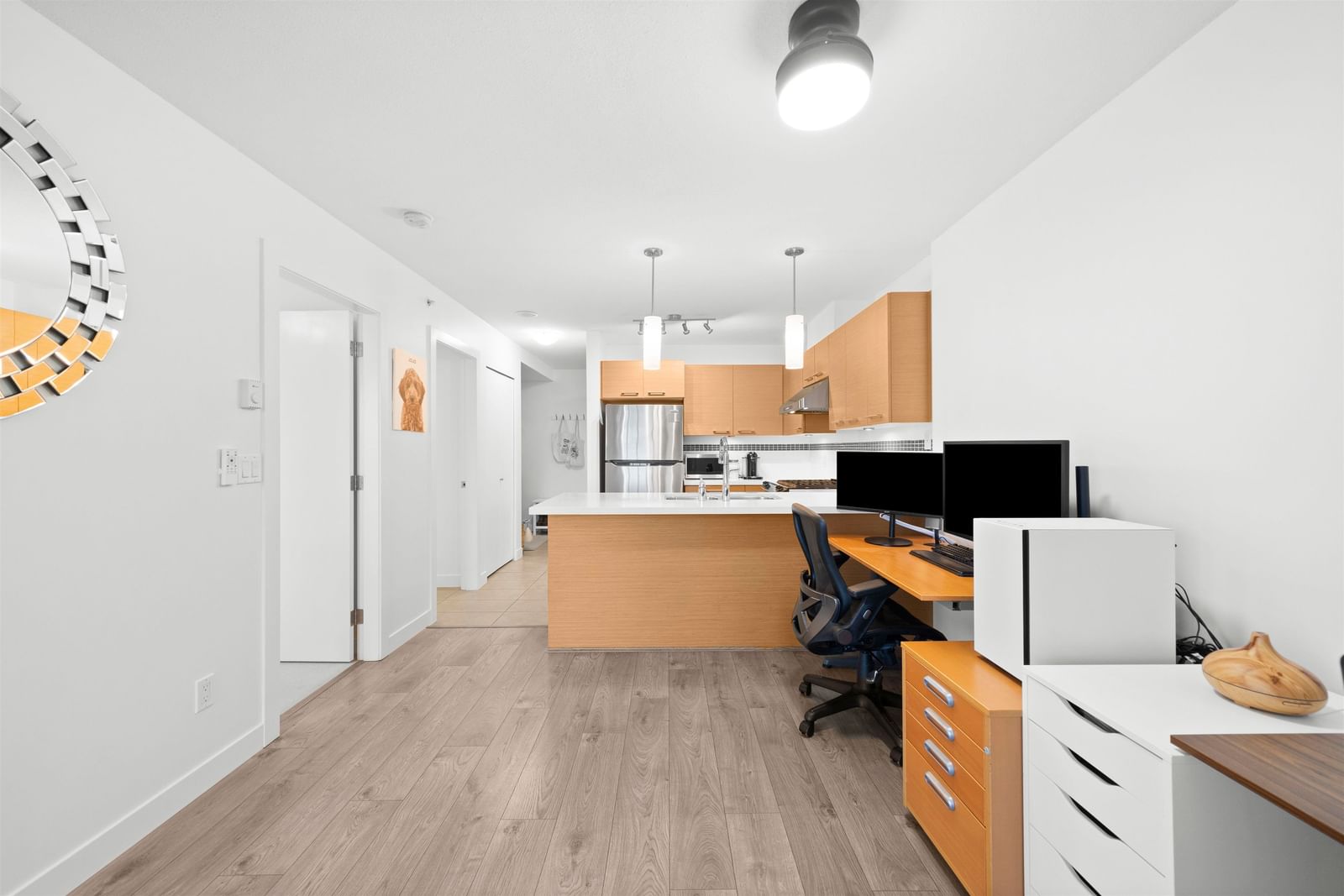 Listing Image 12