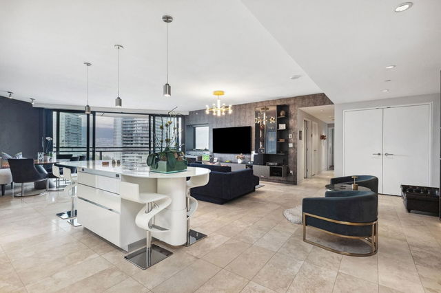 3006 - 838 Hastings Street