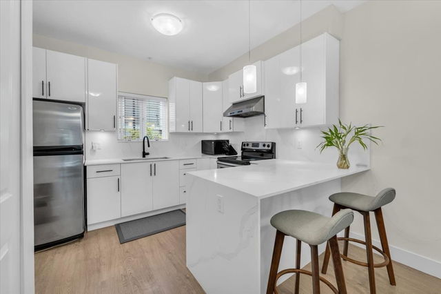 206 - 3888 Norfolk Street