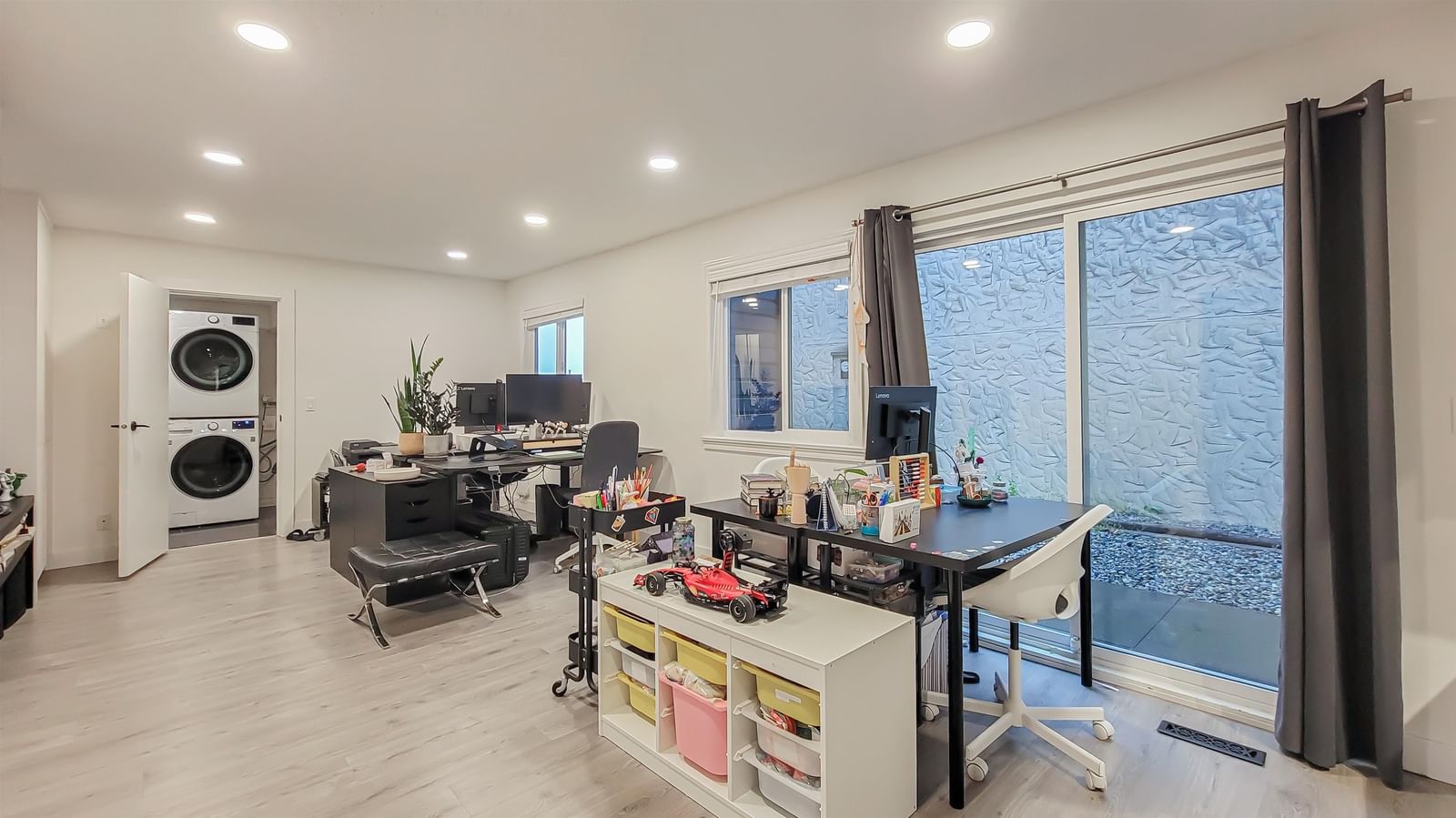 Listing Image 16