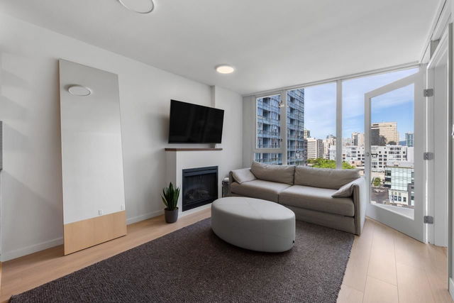 1102 - 822 Seymour Street