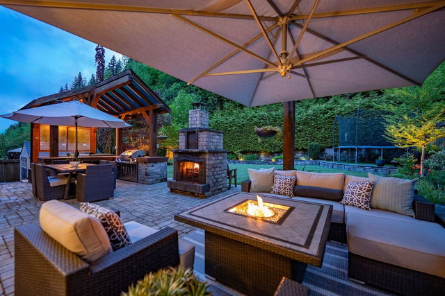 1742 Sugarpine Court