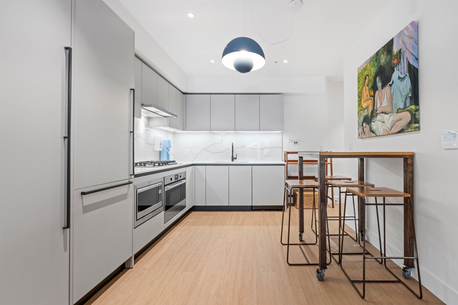 Listing Image 12