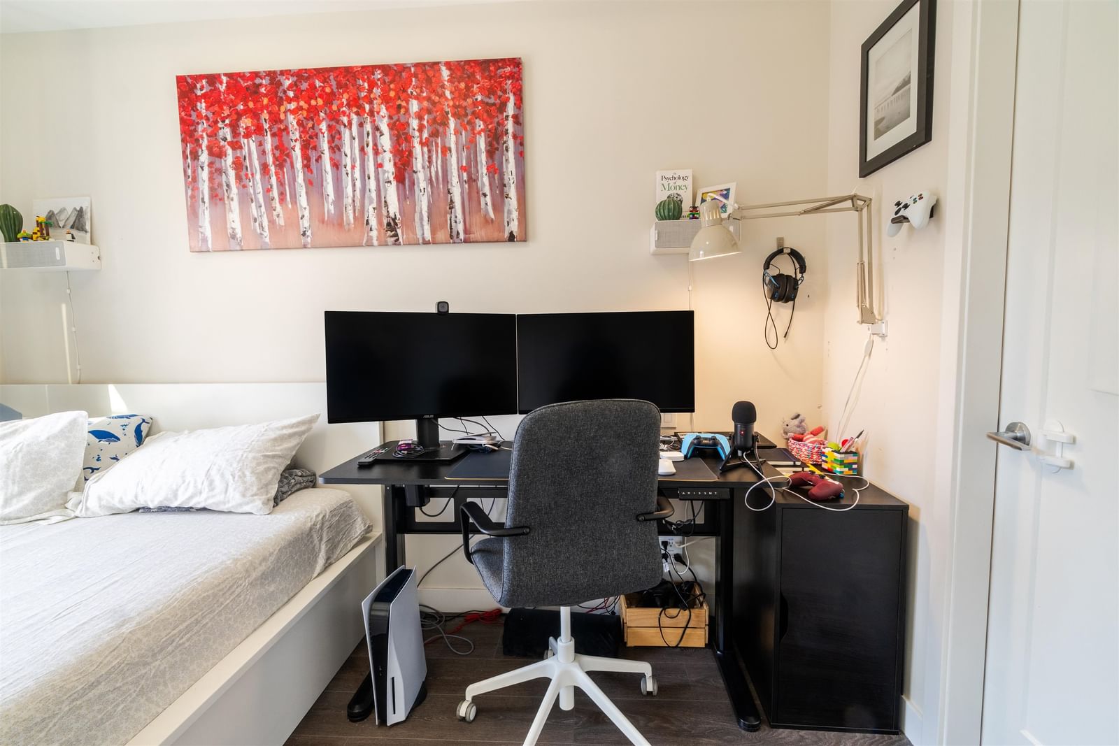 Listing Image 11