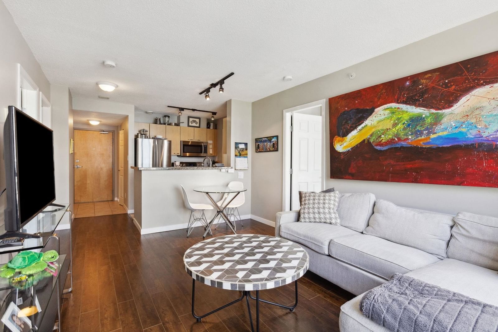 Listing Image 12