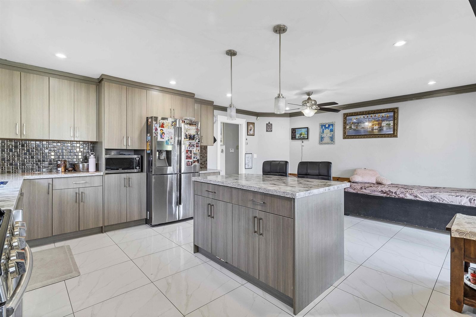 Listing Image 13
