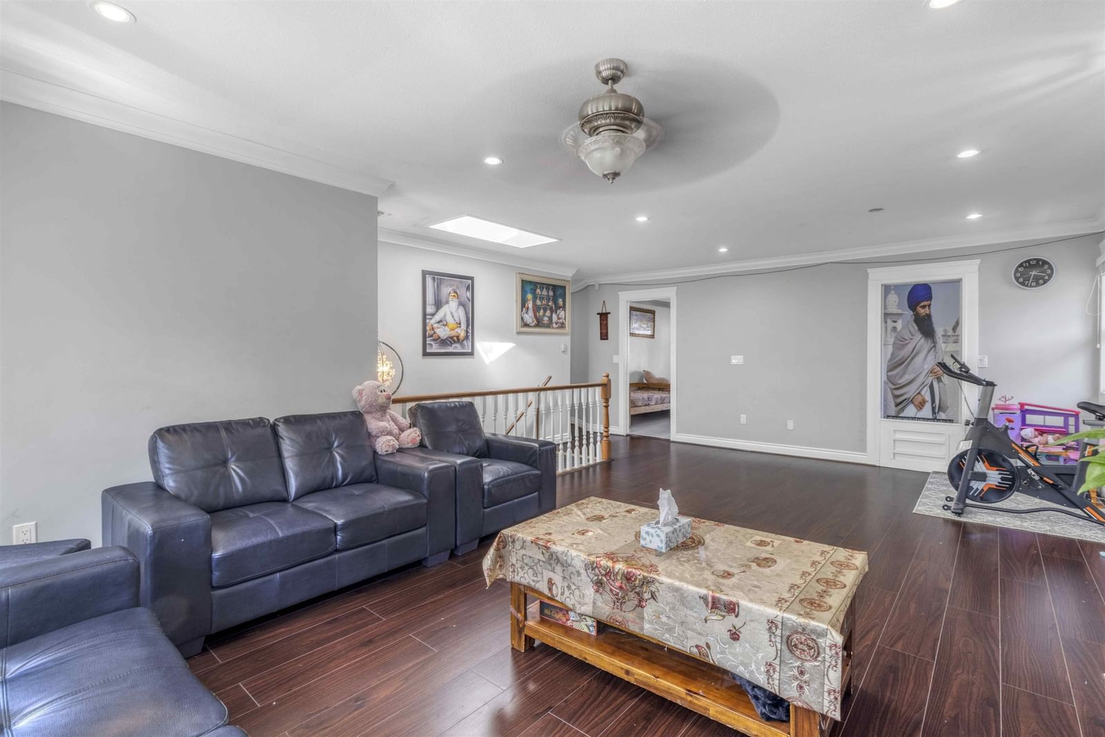 Listing Image 9