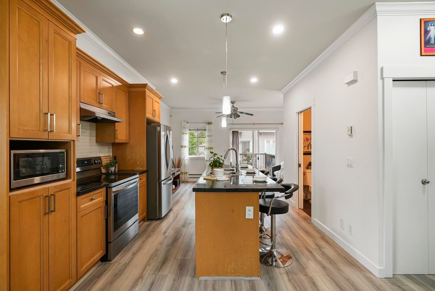 Listing Image 5