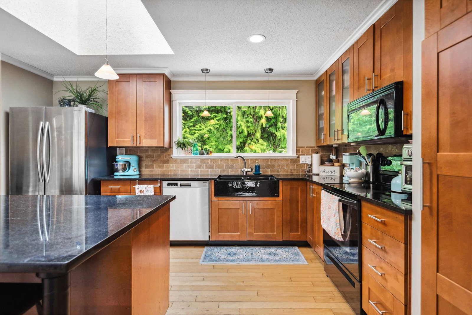 Listing Image 12