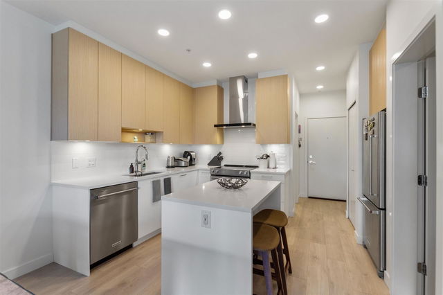 411 - 7588 16th Street