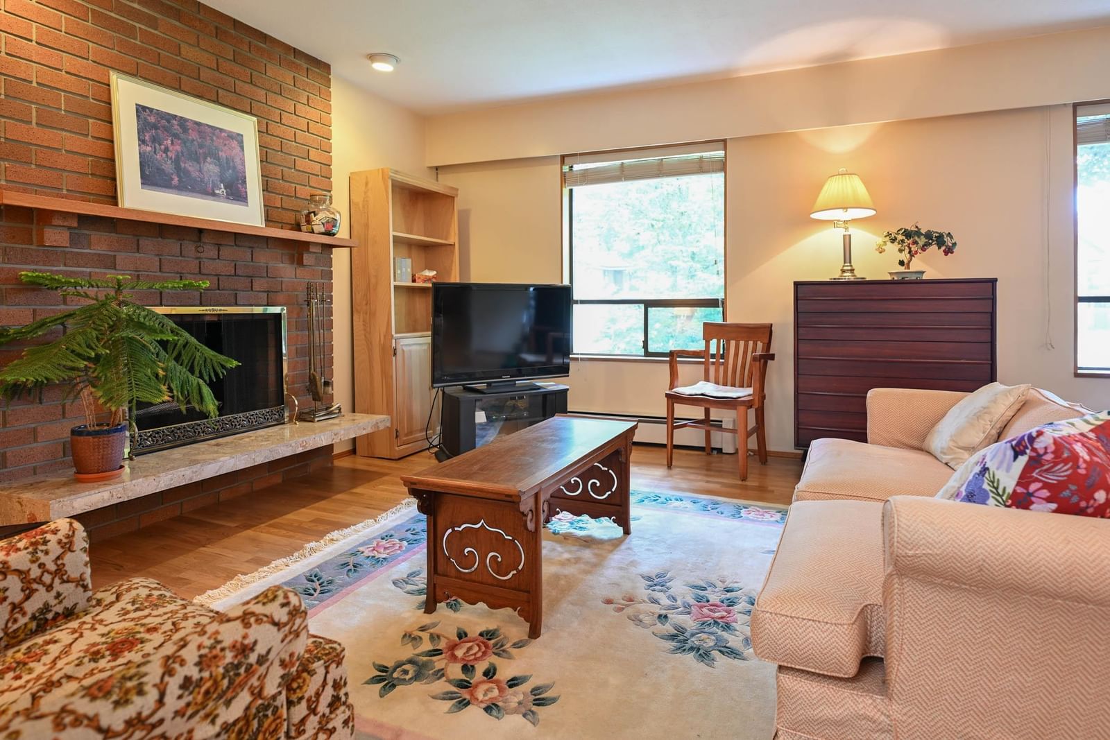 Listing Image 12