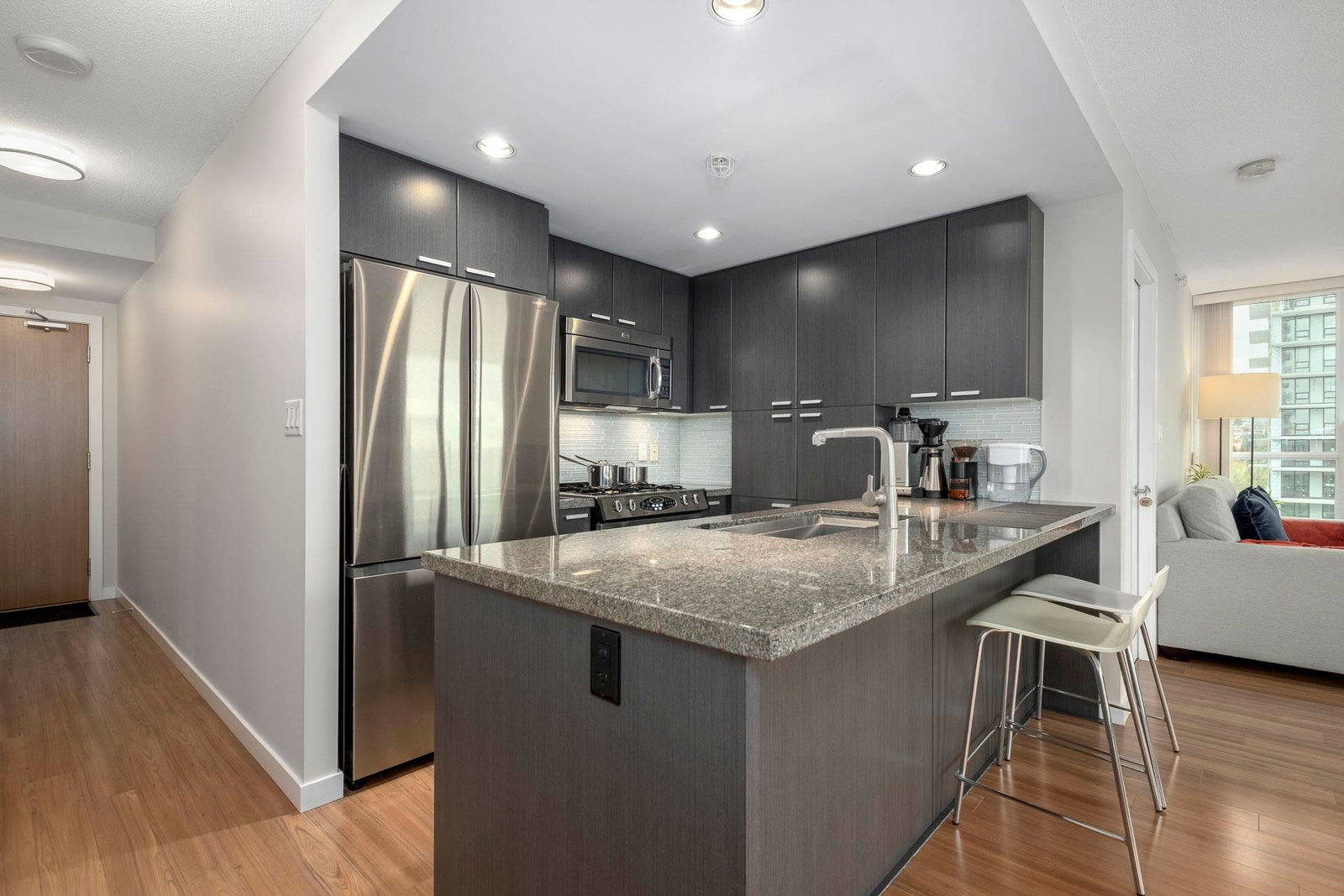 Listing Image 12