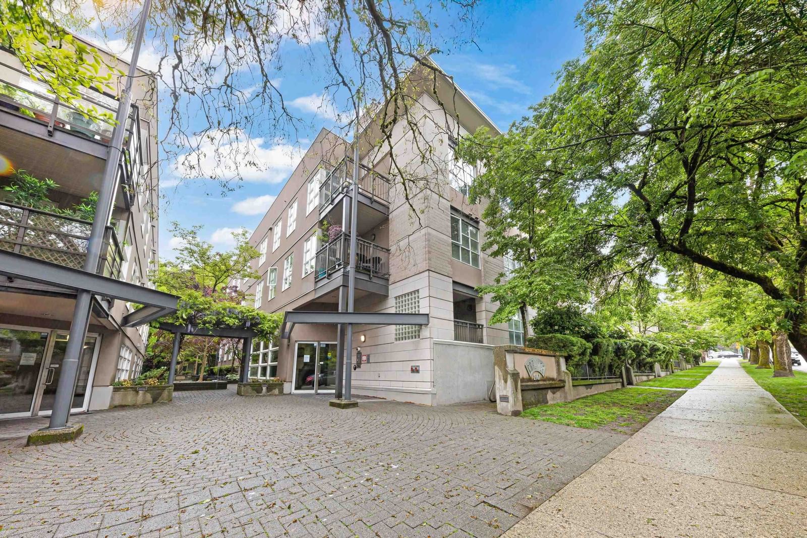 Listing Image 19