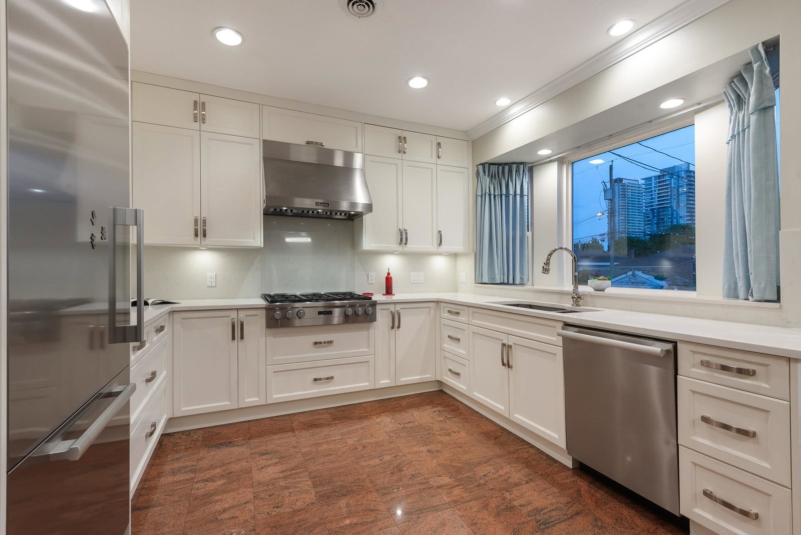 Listing Image 10