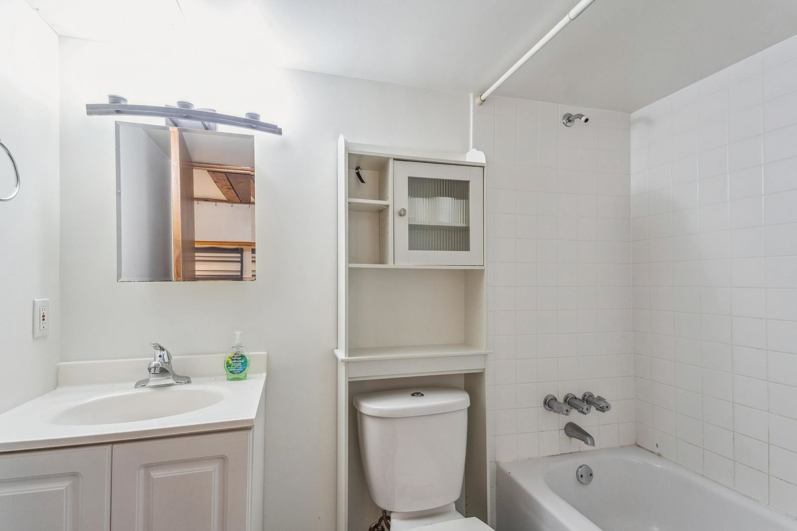 Listing Image 20