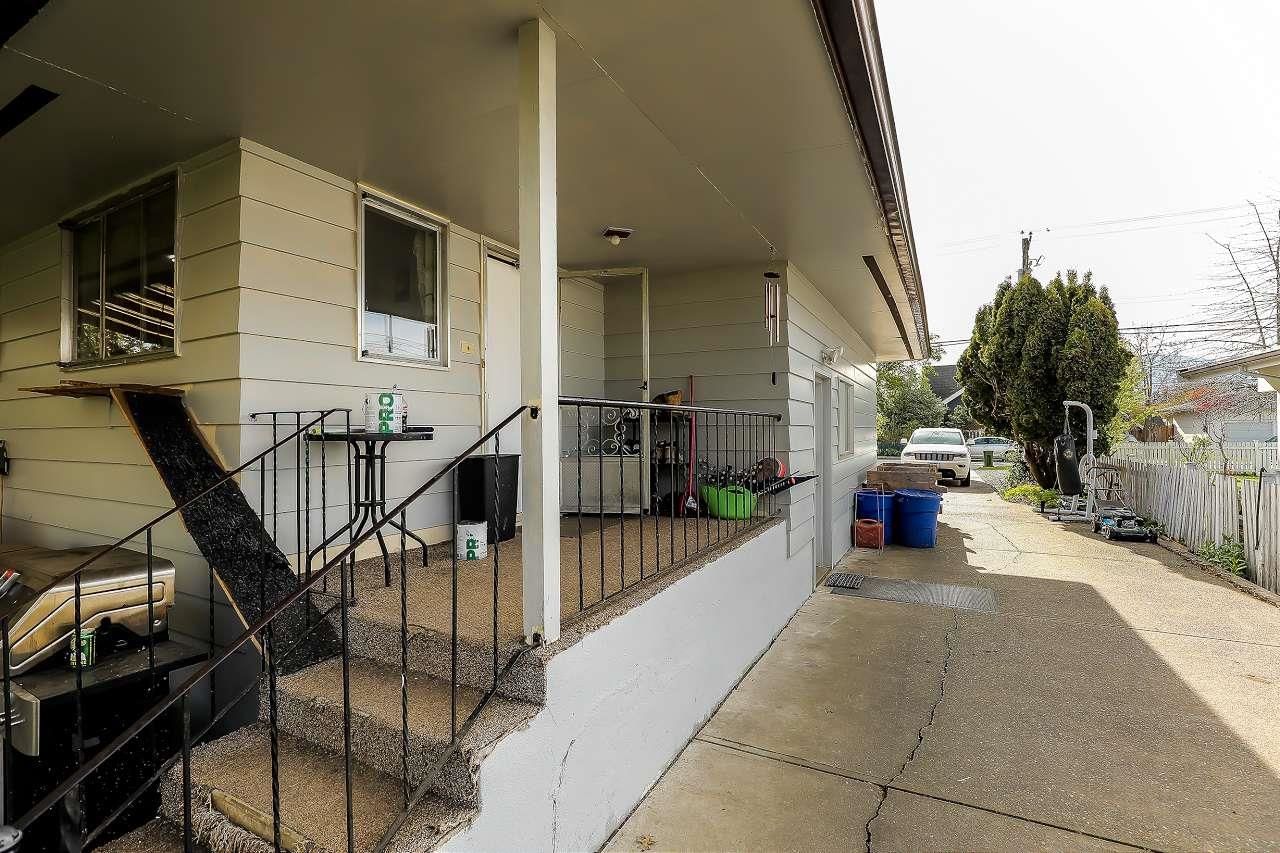 Listing Image 4
