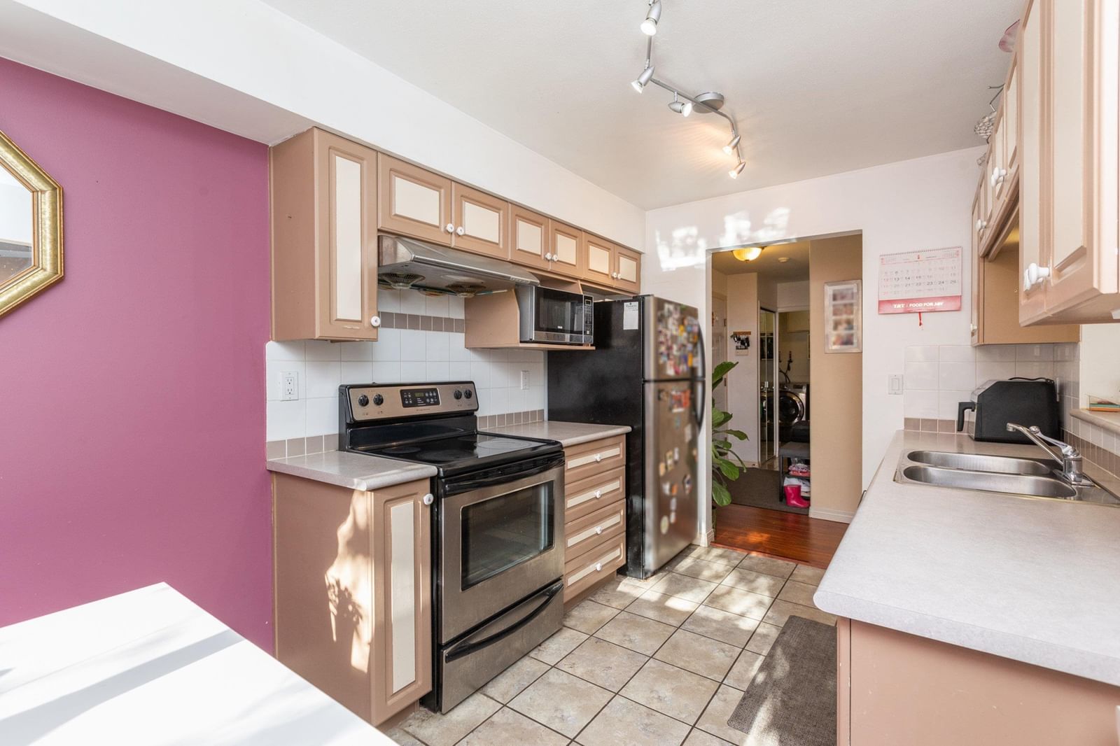 Listing Image 18