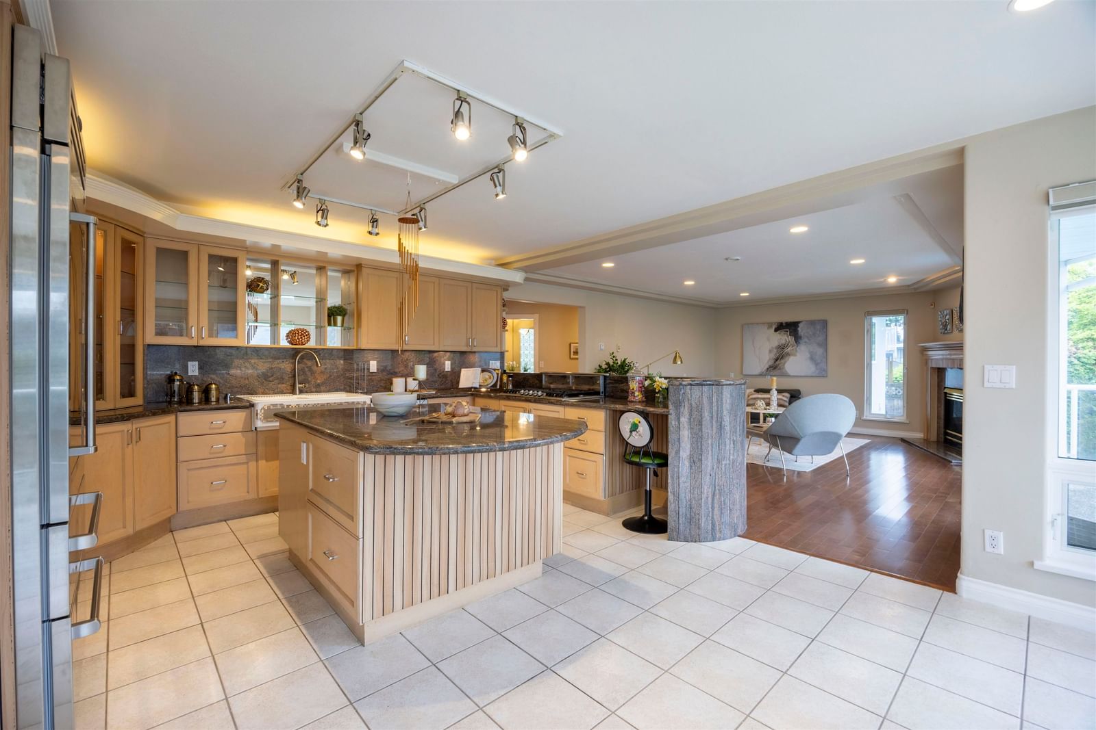 Listing Image 15