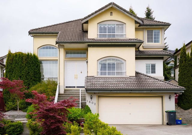 1602 Blue Jay Place