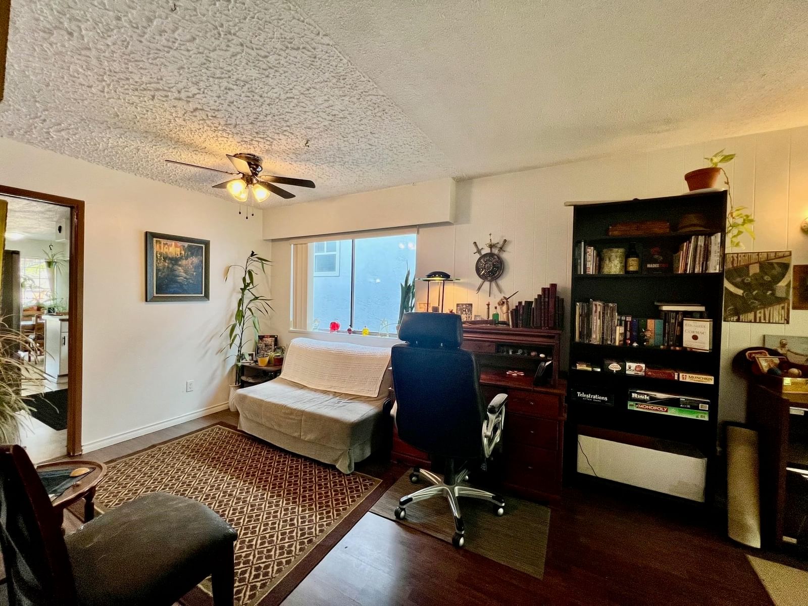 Listing Image 6