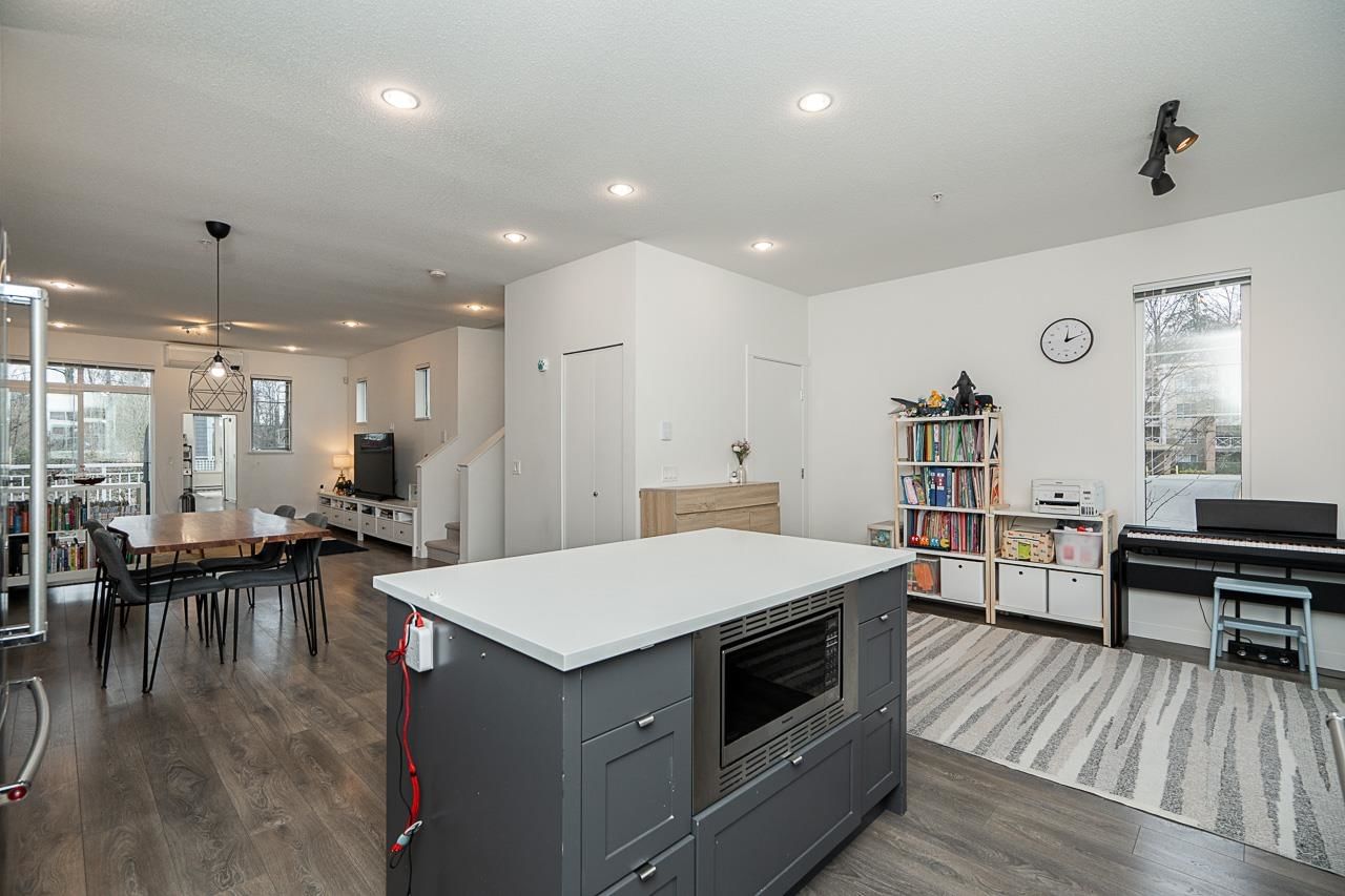 Listing Image 14