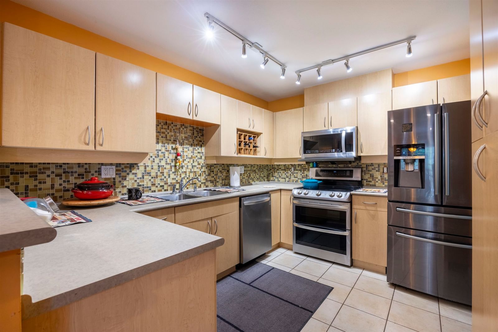 Listing Image 12