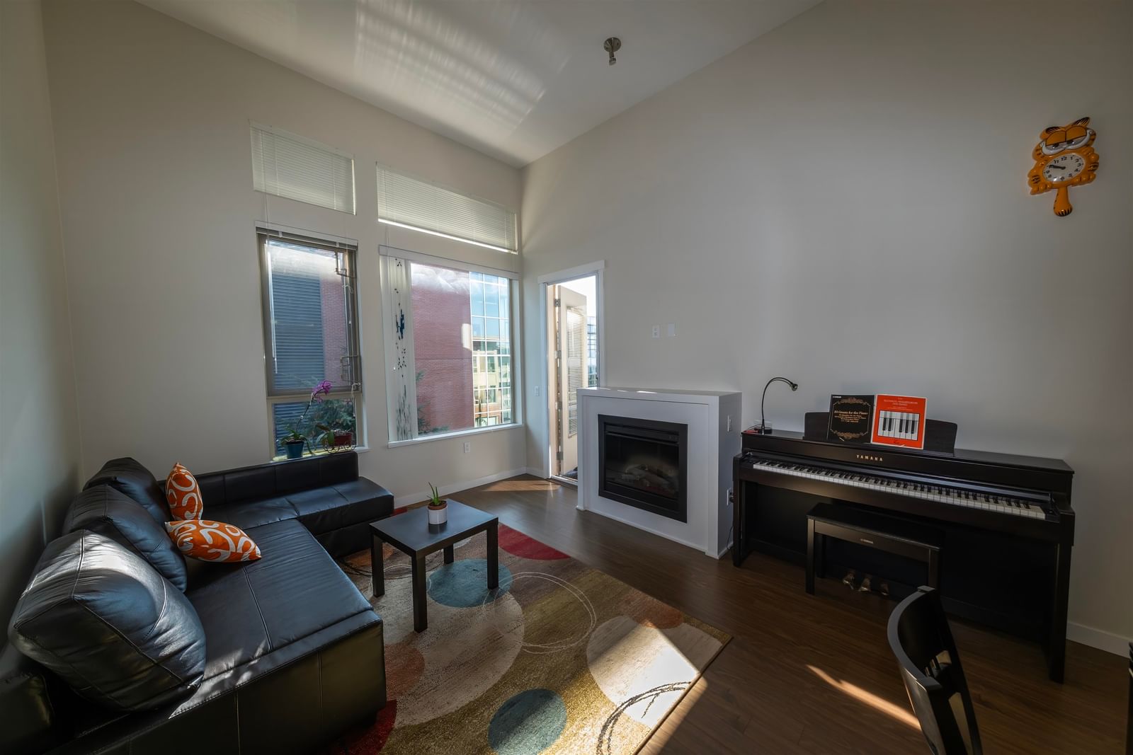 Listing Image 5