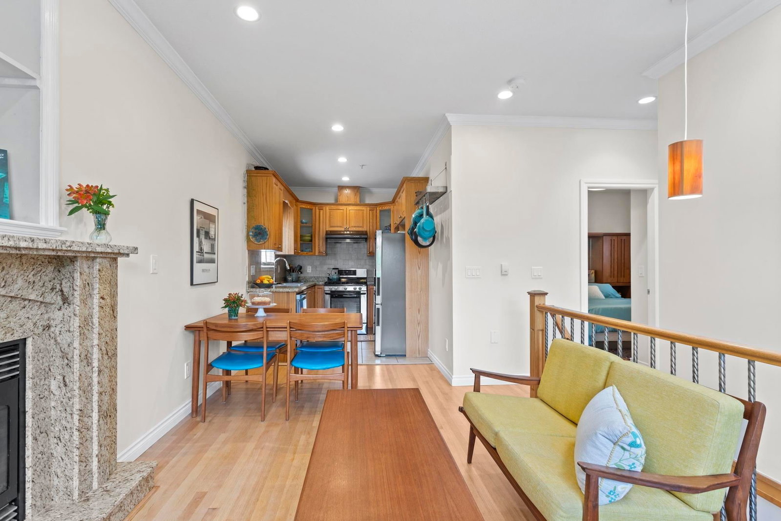 Listing Image 8