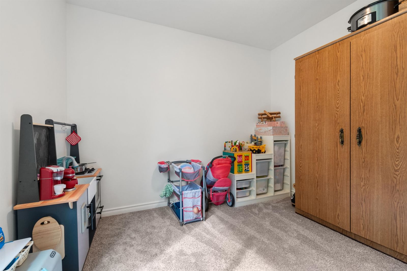 Listing Image 17