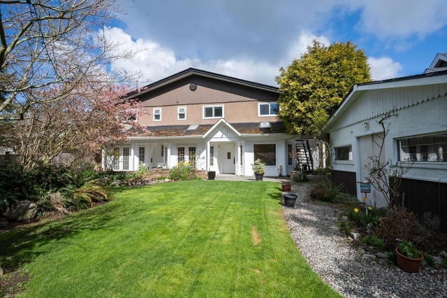 Upper Suite - 5368 1a Avenue