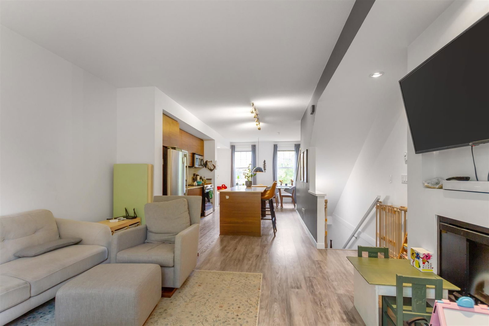 Listing Image 9