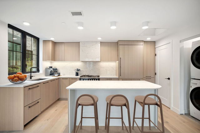 101 - 157 King Edward Avenue