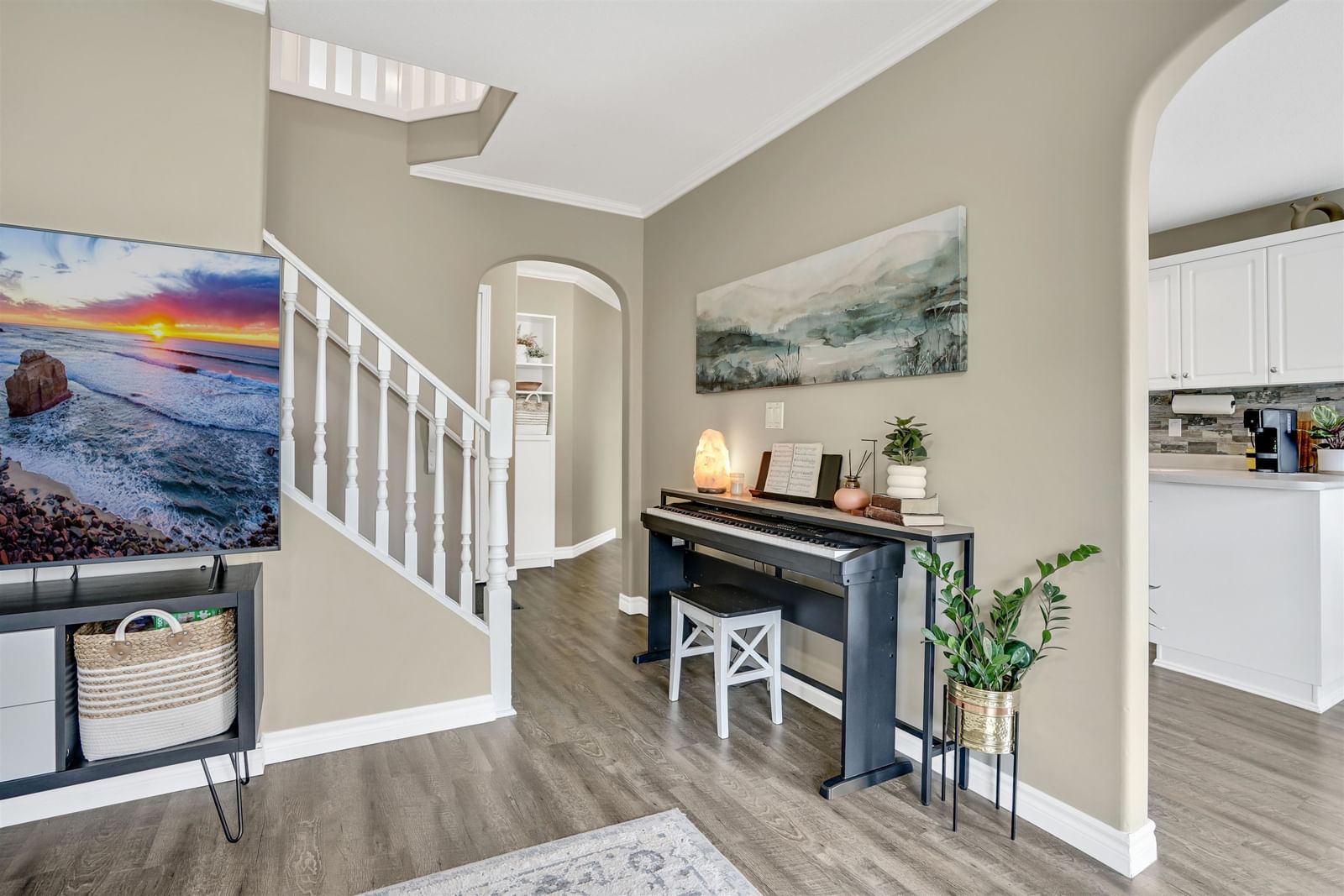 Listing Image 10