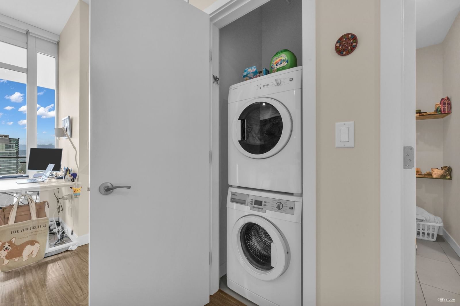 Listing Image 9