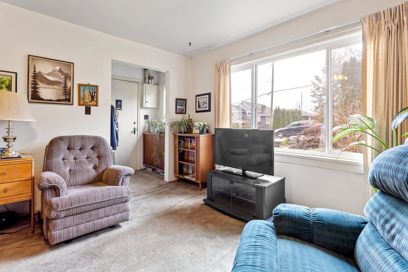 Listing Image 4