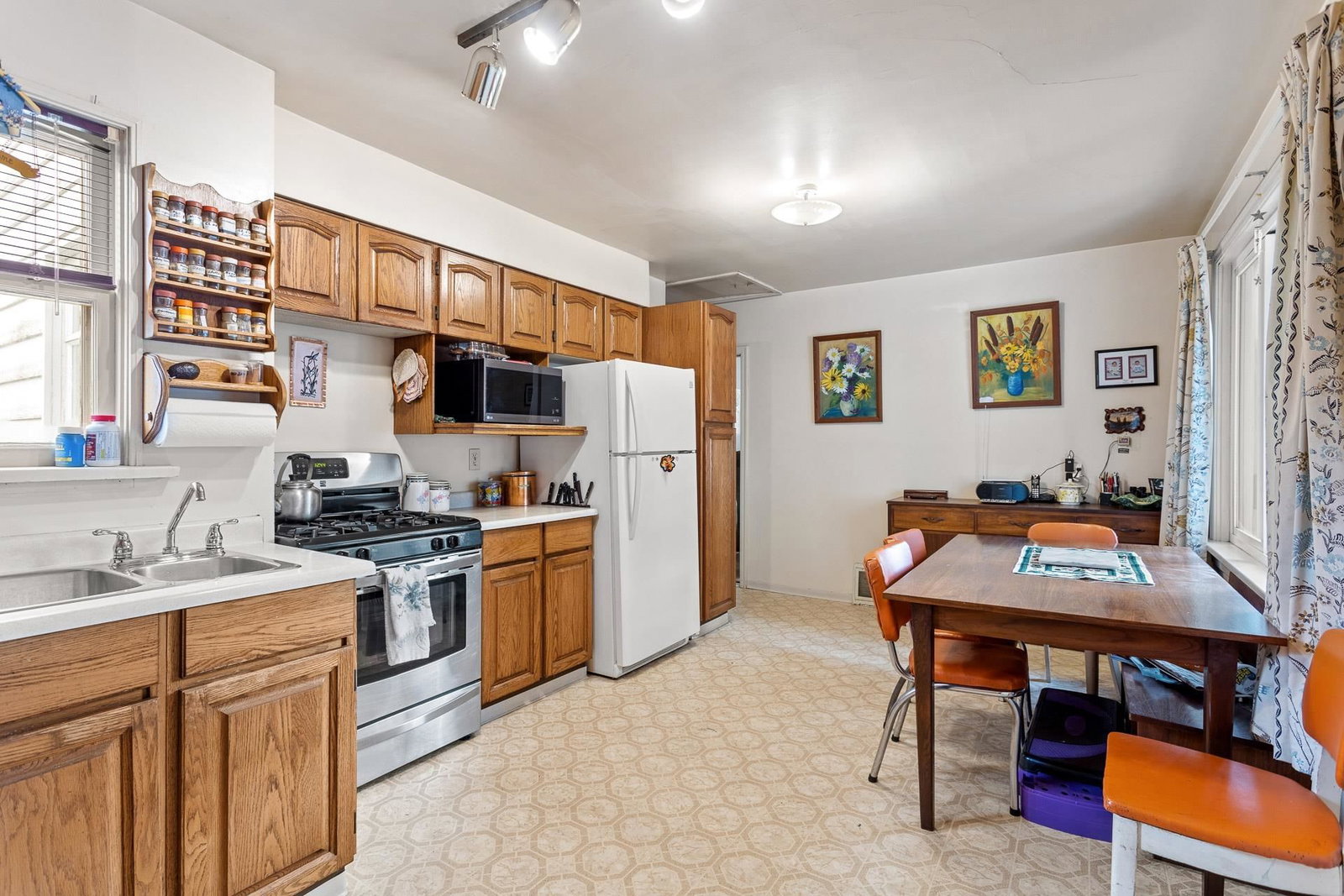 Listing Image 5