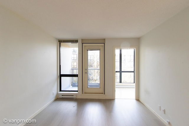 302 - 3638 Vanness Avenue