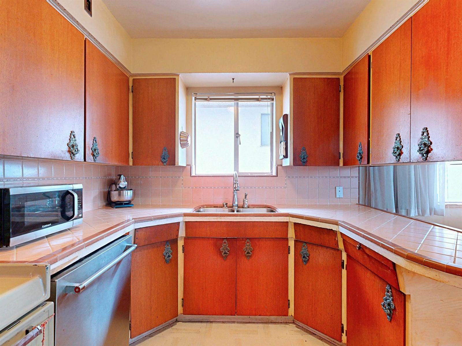 Listing Image 9