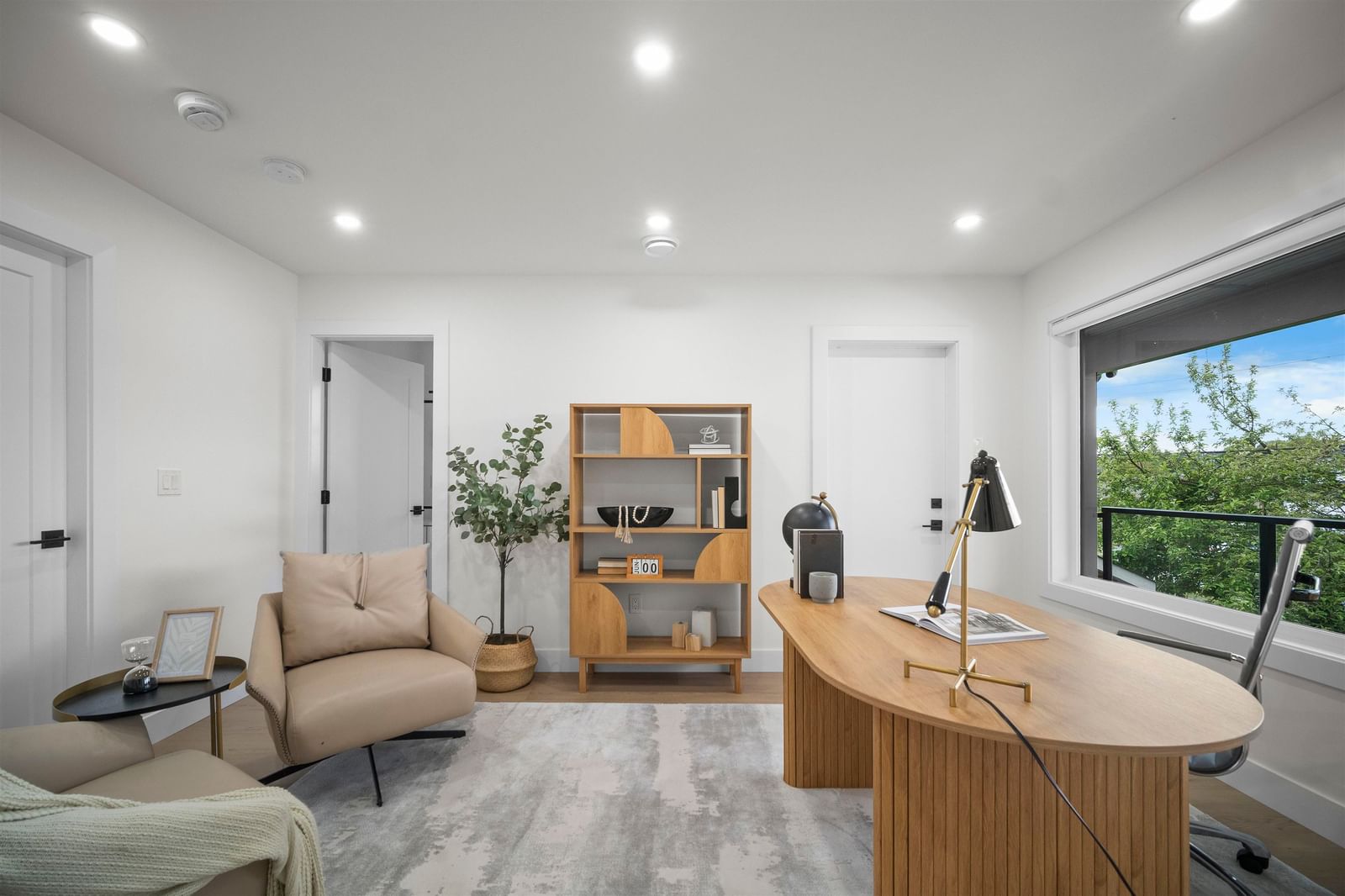 Listing Image 11