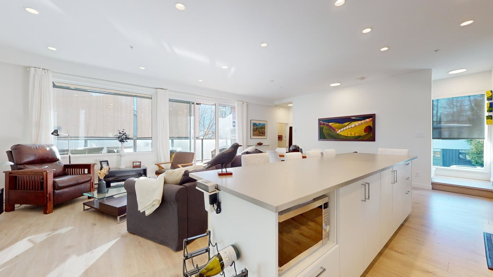 Listing Image 12