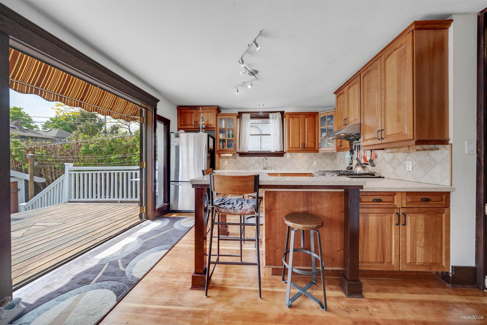 Listing Image 5