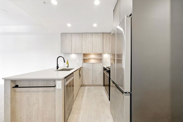 515 - 19577 65b Avenue