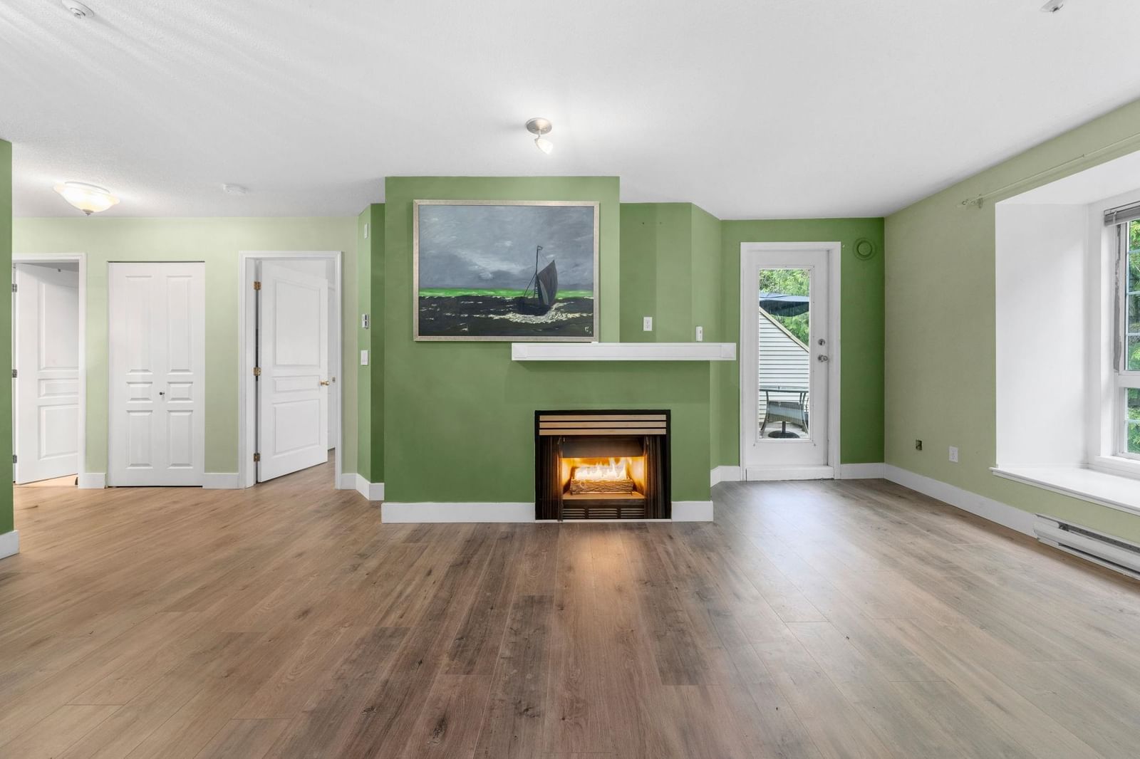 Listing Image 5