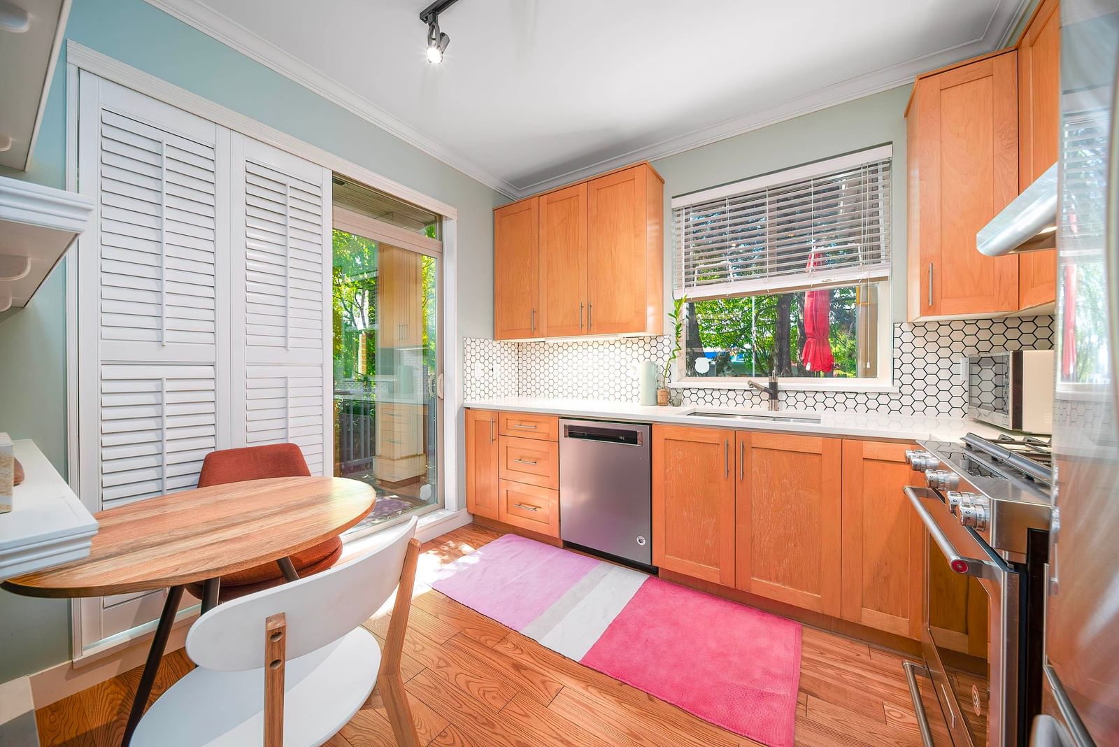 Listing Image 10