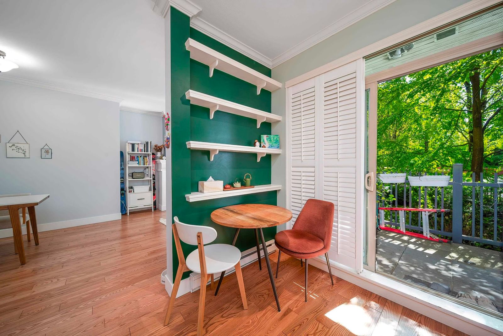 Listing Image 11